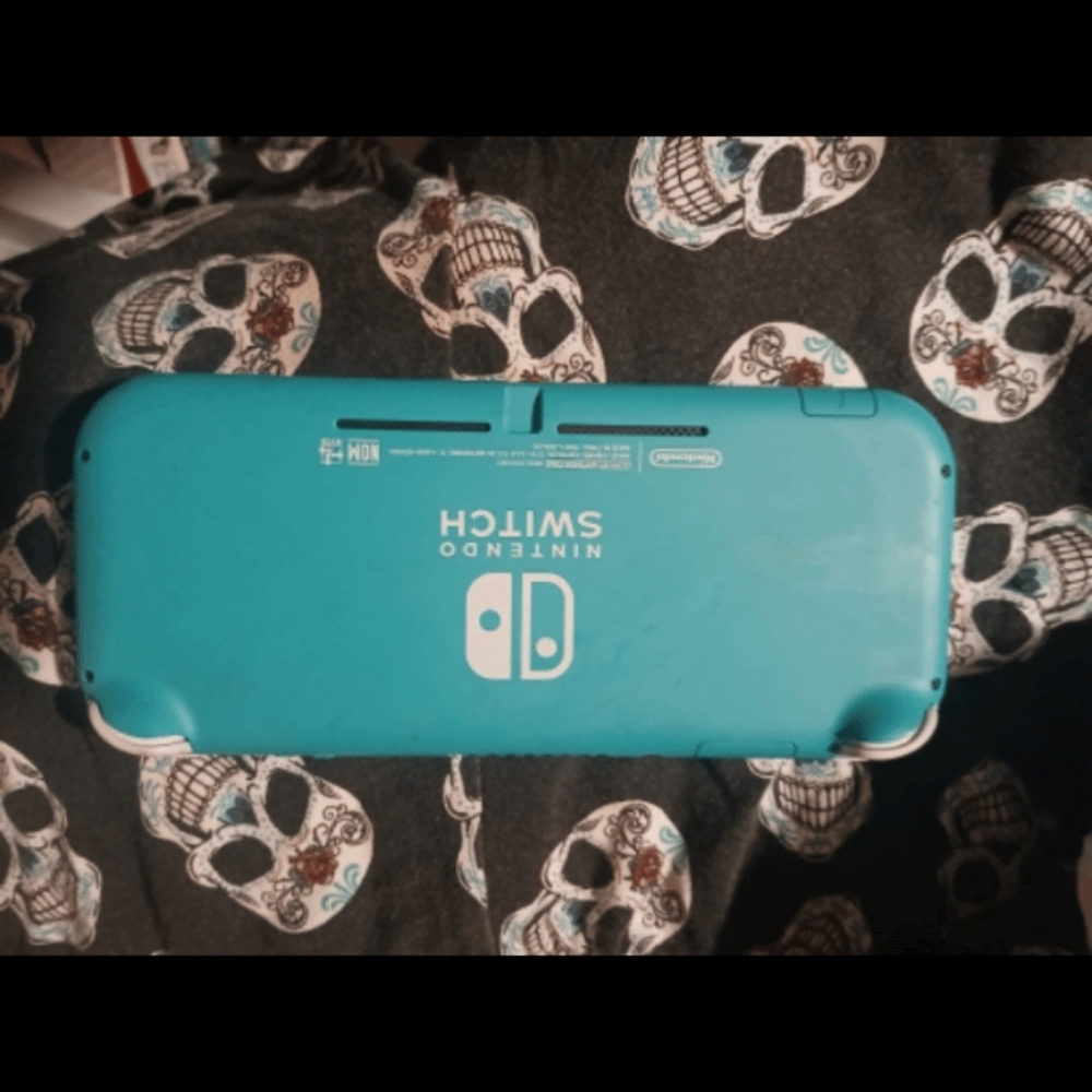 Nintendo Handheld Console - Turquoise - Picture 7 of 10